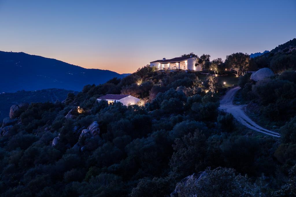 Вилла Agriturismo Cabu Abbas Ольбия Экстерьер фото