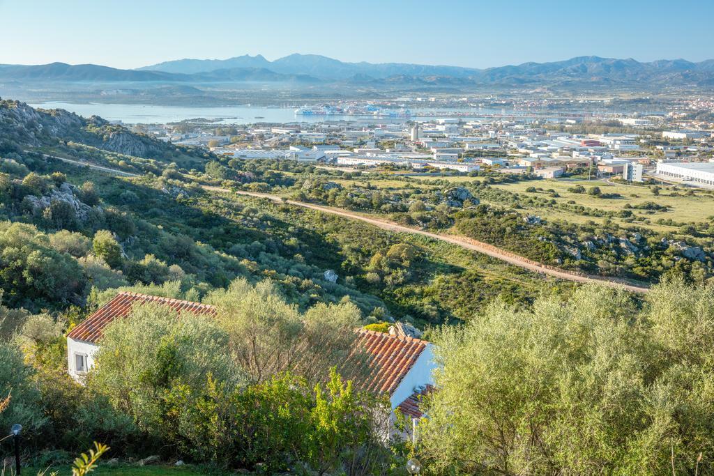 Вилла Agriturismo Cabu Abbas Ольбия Экстерьер фото